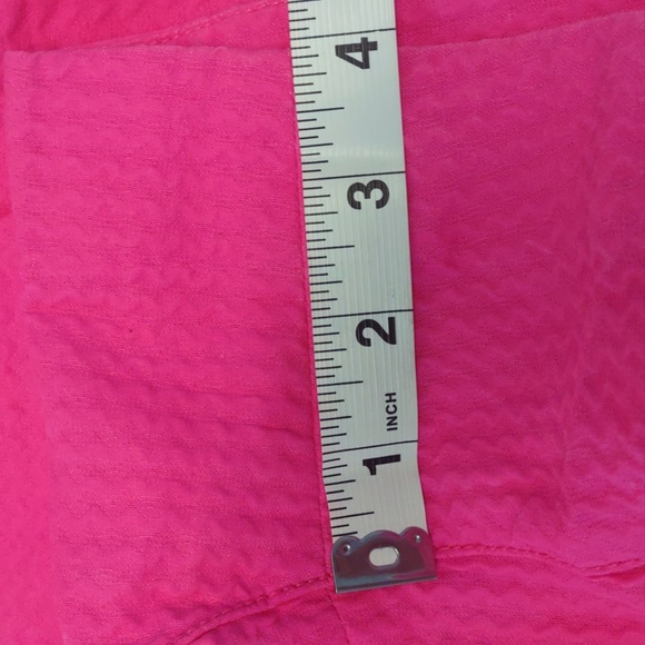 Lilly Pulitzer Textured Pink Shorts Size 4 - Picture 8 of 14